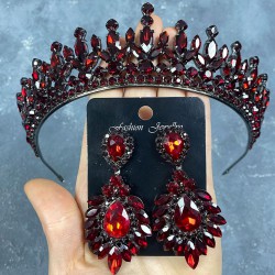 Bordo Catherine Taşlı Kına Gelin Tacı Ve Mekikli Küpe Takımı-GELINTACI-824 Bordo Catherine Taşlı Kına Gelin Tacı Ve Mekikli Küpe Takımı-GELINTACI-824