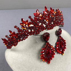 Kırmızı Selur Yaprak Model Gelin Tacı Ve Mekikli Küpe Takımı-GELINTACI-942 Kırmızı Selur Yaprak Model Gelin Tacı Ve Mekikli Küpe Takımı-GELINTACI-942