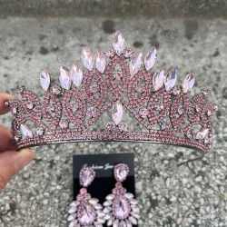 Grace Pembe Gelin Tacı ve Geniş Mekik Küpe Seti – Taşlı Düğün Abiye Aksesuar-GRACE-14 Grace Pembe Gelin Tacı ve Geniş Mekik Küpe Seti – Taşlı Düğün Abiye Aksesuar-GRACE-14