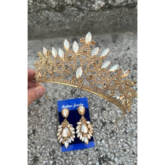 Grace Gold Gelin Tacı ve Geniş Mekik Küpe Seti – Taşlı Düğün Abiye Aksesuar-GRACE-22 Grace Gold Gelin Tacı ve Geniş Mekik Küpe Seti – Taşlı Düğün Abiye Aksesuar-GRACE-22