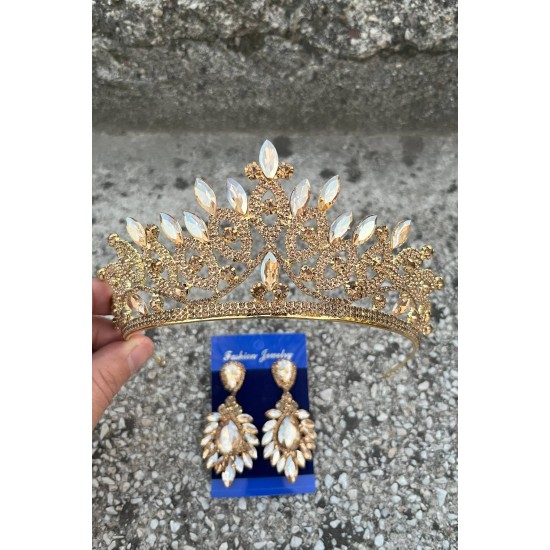 Grace Gold Gelin Tacı ve Geniş Mekik Küpe Seti – Taşlı Düğün Abiye Aksesuar-GRACE-22 Grace Gold Gelin Tacı ve Geniş Mekik Küpe Seti – Taşlı Düğün Abiye Aksesuar-GRACE-22