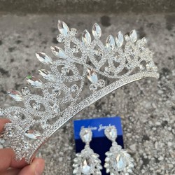 Grace Gümüş Gelin Tacı ve Geniş Mekik Küpe Seti – Taşlı Düğün Abiye Aksesuar-GRACE-29 Grace Gümüş Gelin Tacı ve Geniş Mekik Küpe Seti – Taşlı Düğün Abiye Aksesuar-GRACE-29