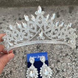 Grace Gümüş Gelin Tacı ve Geniş Mekik Küpe Seti – Taşlı Düğün Abiye Aksesuar-GRACE-29 Grace Gümüş Gelin Tacı ve Geniş Mekik Küpe Seti – Taşlı Düğün Abiye Aksesuar-GRACE-29