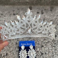 Grace Gümüş Gelin Tacı ve İnce Mekik Küpe Seti – Taşlı Düğün Abiye Aksesuar-GRACE-30 Grace Gümüş Gelin Tacı ve İnce Mekik Küpe Seti – Taşlı Düğün Abiye Aksesuar-GRACE-30