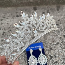 Grace Gümüş Gelin Tacı ve Damla Mekik Küpe Seti – Taşlı Düğün Abiye Aksesuar-GRACE-32 Grace Gümüş Gelin Tacı ve Damla Mekik Küpe Seti – Taşlı Düğün Abiye Aksesuar-GRACE-32