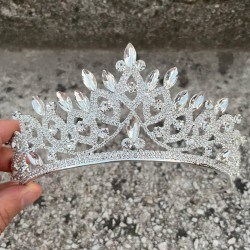 Grace Gümüş Taç – Işıltılı Taşlı Gelin Kına Tacı, Düğün Abiye Aksesuarı Modeli-GRACE-8 Grace Gümüş Taç – Işıltılı Taşlı Gelin Kına Tacı, Düğün Abiye Aksesuarı Modeli-GRACE-8