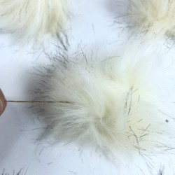 K&uuml;rk Ponpon &Ccedil;anta Ayakabı S&uuml;sleme T&uuml;y&uuml;  Krem 1 Adet-KURKPP-1008