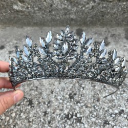 Madeline Antrasit Abiye Tacı – Taşlı Düğün Kına Nişan Tacı, Gelin Aksesuar Modeli-MADELINE-2 Madeline Antrasit Abiye Tacı – Taşlı Düğün Kına Nişan Tacı, Gelin Aksesuar Modeli-MADELINE-2