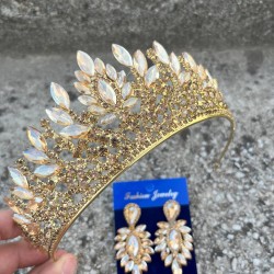 Madeline Gelin Seti – Gold Taç ve İnce Mekik Küpe Takımı, Kına Düğün Aksesuarı-MADELINE-29 Madeline Gelin Seti – Gold Taç ve İnce Mekik Küpe Takımı, Kına Düğün Aksesuarı-MADELINE-29