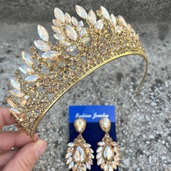 Madeline Gelin Seti – Gold Taç ve Geniş Mekik Küpe Takımı, Kına Düğün Aksesuarı-MADELINE-31 Madeline Gelin Seti – Gold Taç ve Geniş Mekik Küpe Takımı, Kına Düğün Aksesuarı-MADELINE-31