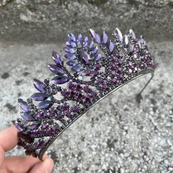 Madeline Mor Abiye Tacı – Taşlı Düğün Kına Nişan Tacı, Gelin Aksesuar Modeli-MADELINE-4 Madeline Mor Abiye Tacı – Taşlı Düğün Kına Nişan Tacı, Gelin Aksesuar Modeli-MADELINE-4