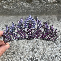 Madeline Mor Abiye Tacı – Taşlı Düğün Kına Nişan Tacı, Gelin Aksesuar Modeli-MADELINE-4 Madeline Mor Abiye Tacı – Taşlı Düğün Kına Nişan Tacı, Gelin Aksesuar Modeli-MADELINE-4