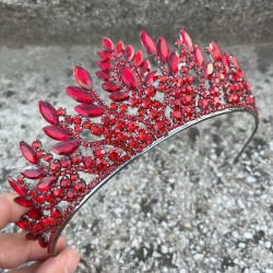 Madeline Kırmızı Abiye Tacı – Taşlı Düğün Kına Nişan Tacı, Gelin Aksesuar Modeli-MADELINE-5 Madeline Kırmızı Abiye Tacı – Taşlı Düğün Kına Nişan Tacı, Gelin Aksesuar Modeli-MADELINE-5