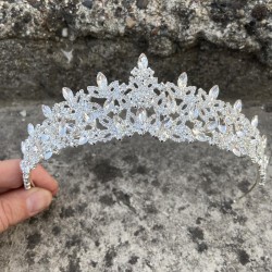 Clara Gümüş Gelin Kına Tacı Özel Gün Aksesuar Kadın Taç Saç Aksesuarı-NEWTAC-4 Clara Gümüş Gelin Kına Tacı Özel Gün Aksesuar Kadın Taç Saç Aksesuarı-NEWTAC-4