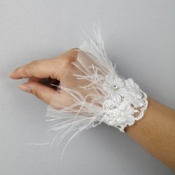 Beyaz Tüylü Bileklik-NKH-1019