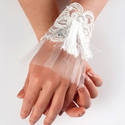 Beyaz Püsküllü Bileklik Gelin Akseusarı-NKH-1074