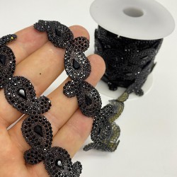 Siyah Şal Desenli Ütüyle Yapışan Şerit Taş Aplik-SA-1084