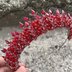 Salvatore Kırmızı Gelin Kına Tacı Yüksek Kalite Özel Gün Aksesuar Kadın Taç Saç Aksesuarı-SALVATORE-1 Salvatore Kırmızı Gelin Kına Tacı Yüksek Kalite Özel Gün Aksesuar Kadın Taç Saç Aksesuarı-SALVATORE-1