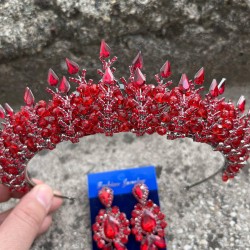 Salvatore Kırmızı Gelin Kına Tacı Özel Gün Aksesuar Kadın Taç Ve Üç Mekik Küpe Takımı-SALVATORE-5 Salvatore Kırmızı Gelin Kına Tacı Özel Gün Aksesuar Kadın Taç Ve Üç Mekik Küpe Takımı-SALVATORE-5