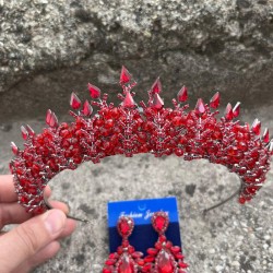 Salvatore Kırmızı Gelin Kına Tacı Özel Gün Aksesuar Kadın Taç Ve Geniş Mekik Küpe Takımı-SALVATORE-6 Salvatore Kırmızı Gelin Kına Tacı Özel Gün Aksesuar Kadın Taç Ve Geniş Mekik Küpe Takımı-SALVATORE-6