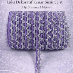 Lila G&uuml;m&uuml;ş Seraphine L&uuml;ks Dekoratif Kenar S&uuml;s&uuml; Şerit &ndash; El İşi S&uuml;sleme 1 Metre-SERAPHINE-111
