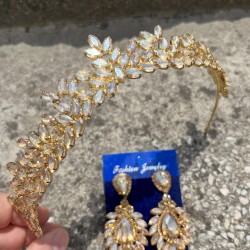 Silvana Gold Gelin Kına Tacı Özel Gün Aksesuar Kadın Taç Ve Geniş Mekik Küpe Takımı-SILVANA-31 Silvana Gold Gelin Kına Tacı Özel Gün Aksesuar Kadın Taç Ve Geniş Mekik Küpe Takımı-SILVANA-31