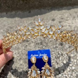 Silvana Gold Gelin Kına Tacı Özel Gün Aksesuar Kadın Taç Ve Geniş Mekik Küpe Takımı-SILVANA-31 Silvana Gold Gelin Kına Tacı Özel Gün Aksesuar Kadın Taç Ve Geniş Mekik Küpe Takımı-SILVANA-31