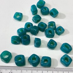 Kare Cam Boncuk Kolye Ve Bileklik Ucu 5 Adet Koyu Mint Yeşili-TAP-1193 Kare Cam Boncuk Kolye Ve Bileklik Ucu 5 Adet Koyu Mint Yeşili-TAP-1193