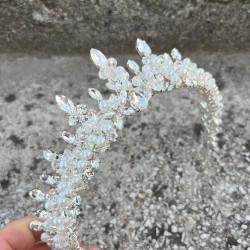 Thalia Model Gümüş Taç – Gelin Kına Düğün Abiye İçin Taşlı Gösterişli Saç Tacı-THALIA-12 Thalia Model Gümüş Taç – Gelin Kına Düğün Abiye İçin Taşlı Gösterişli Saç Tacı-THALIA-12