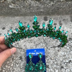 Thalia Taç Geniş Mekik Küpe Seti Yeşil – Gelin Kına Düğün İçin Taşlı Işıltılı Abiye Aksesuar-THALIA-17 Thalia Taç Geniş Mekik Küpe Seti Yeşil – Gelin Kına Düğün İçin Taşlı Işıltılı Abiye Aksesuar-THALIA-17