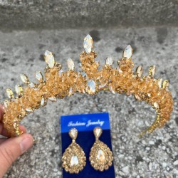 Thalia Taç Damla Mekik Küpe Seti Gold – Gelin Kına Düğün İçin Taşlı Işıltılı Abiye Aksesuar-THALIA-24 Thalia Taç Damla Mekik Küpe Seti Gold – Gelin Kına Düğün İçin Taşlı Işıltılı Abiye Aksesuar-THALIA-24