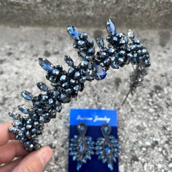 Thalia Taç İnce Mekik Küpe Seti Lacivert – Gelin Kına Düğün İçin Taşlı Işıltılı Abiye Aksesuar-THALIA-34 Thalia Taç İnce Mekik Küpe Seti Lacivert – Gelin Kına Düğün İçin Taşlı Işıltılı Abiye Aksesuar-THALIA-34