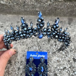 Thalia Taç Üç Mekik Küpe Seti Lacivert – Gelin Kına Düğün İçin Taşlı Işıltılı Abiye Aksesuar-THALIA-35 Thalia Taç Üç Mekik Küpe Seti Lacivert – Gelin Kına Düğün İçin Taşlı Işıltılı Abiye Aksesuar-THALIA-35