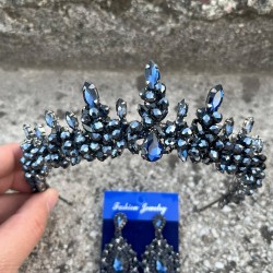 Thalia Taç Damla Mekik Küpe Seti Lacivert – Gelin Kına Düğün İçin Taşlı Işıltılı Abiye Aksesuar-THALIA-36 Thalia Taç Damla Mekik Küpe Seti Lacivert – Gelin Kına Düğün İçin Taşlı Işıltılı Abiye Aksesuar-THALIA-36