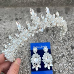 Thalia Taç Üç Mekik Küpe Seti Gümüş – Gelin Kına Düğün İçin Taşlı Işıltılı Abiye Aksesuar-THALIA-38 Thalia Taç Üç Mekik Küpe Seti Gümüş – Gelin Kına Düğün İçin Taşlı Işıltılı Abiye Aksesuar-THALIA-38