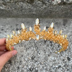 Thalia Model Gold Taç – Gelin Kına Düğün Abiye İçin Taşlı Gösterişli Saç Tacı-THALIA-8 Thalia Model Gold Taç – Gelin Kına Düğün Abiye İçin Taşlı Gösterişli Saç Tacı-THALIA-8