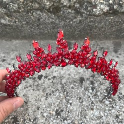 Thalia Model Kırmızı Taç – Gelin Kına Düğün Abiye İçin Taşlı Gösterişli Saç Tacı-THALIA-9 Thalia Model Kırmızı Taç – Gelin Kına Düğün Abiye İçin Taşlı Gösterişli Saç Tacı-THALIA-9