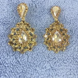 Gold Damla Model İri Ufak Taşlı Kına Düğün Nişan Küpesi-YENIKUPE-1002 Gold Damla Model İri Ufak Taşlı Kına Düğün Nişan Küpesi-YENIKUPE-1002