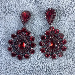 Bordo Damla Model İri Ufak Taşlı Kına Düğün Nişan Küpesi-YENIKUPE-1003 Bordo Damla Model İri Ufak Taşlı Kına Düğün Nişan Küpesi-YENIKUPE-1003