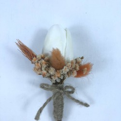 Beyaz Laleli Turuncu Pamuk Otlu Damat Yaka Çiçeği-YKC-1062