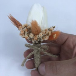 Beyaz Laleli Turuncu Pamuk Otlu Damat Yaka Çiçeği-YKC-1062