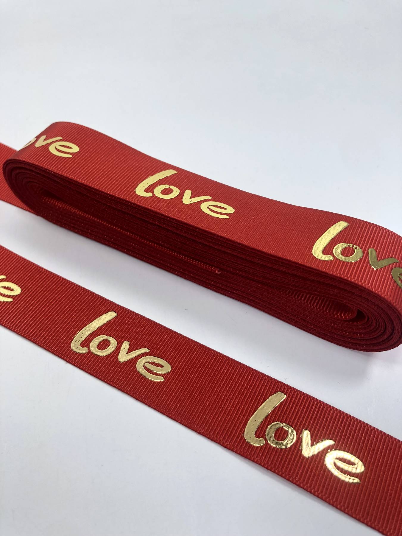 Kırmızı Varak Desenli Love Yazılı Grogren Kurdele-KDL-1083
