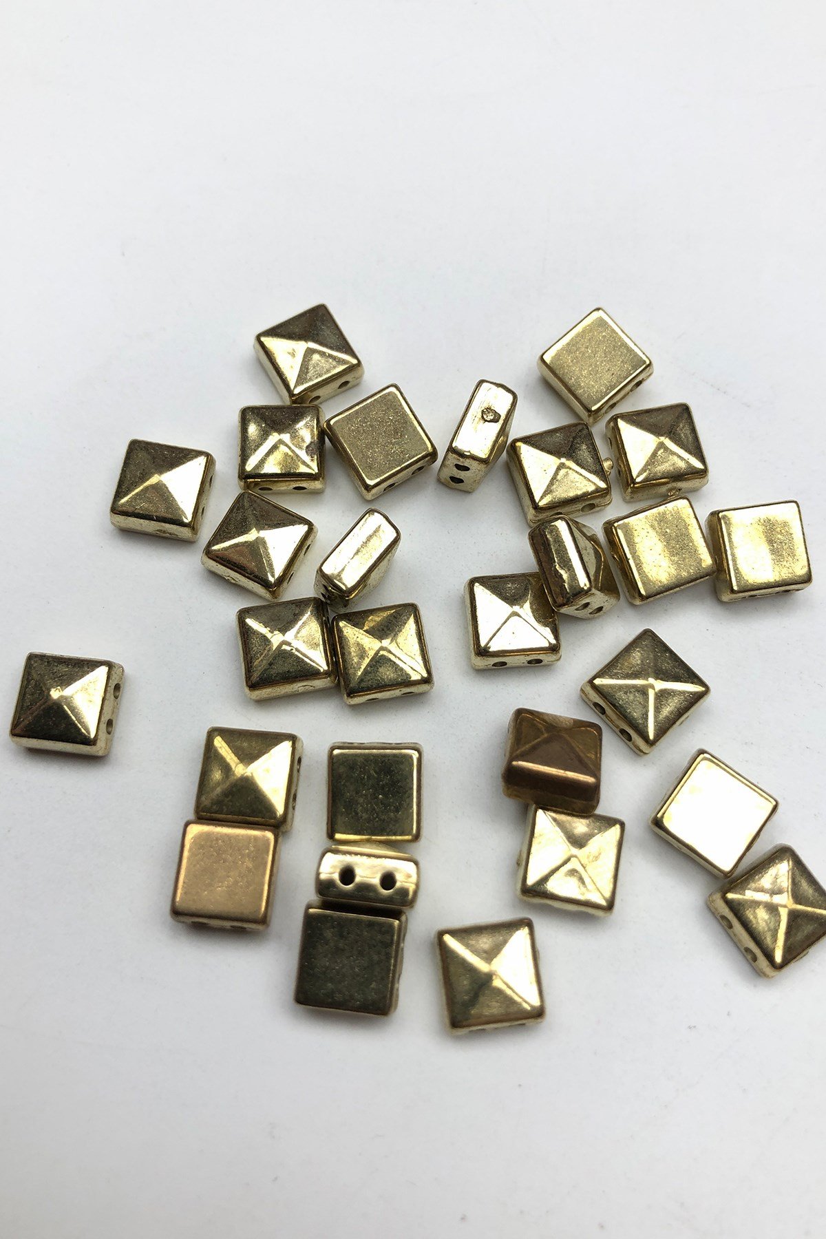 Gold Renk Kare Plastik Boncuk-PLB-1003