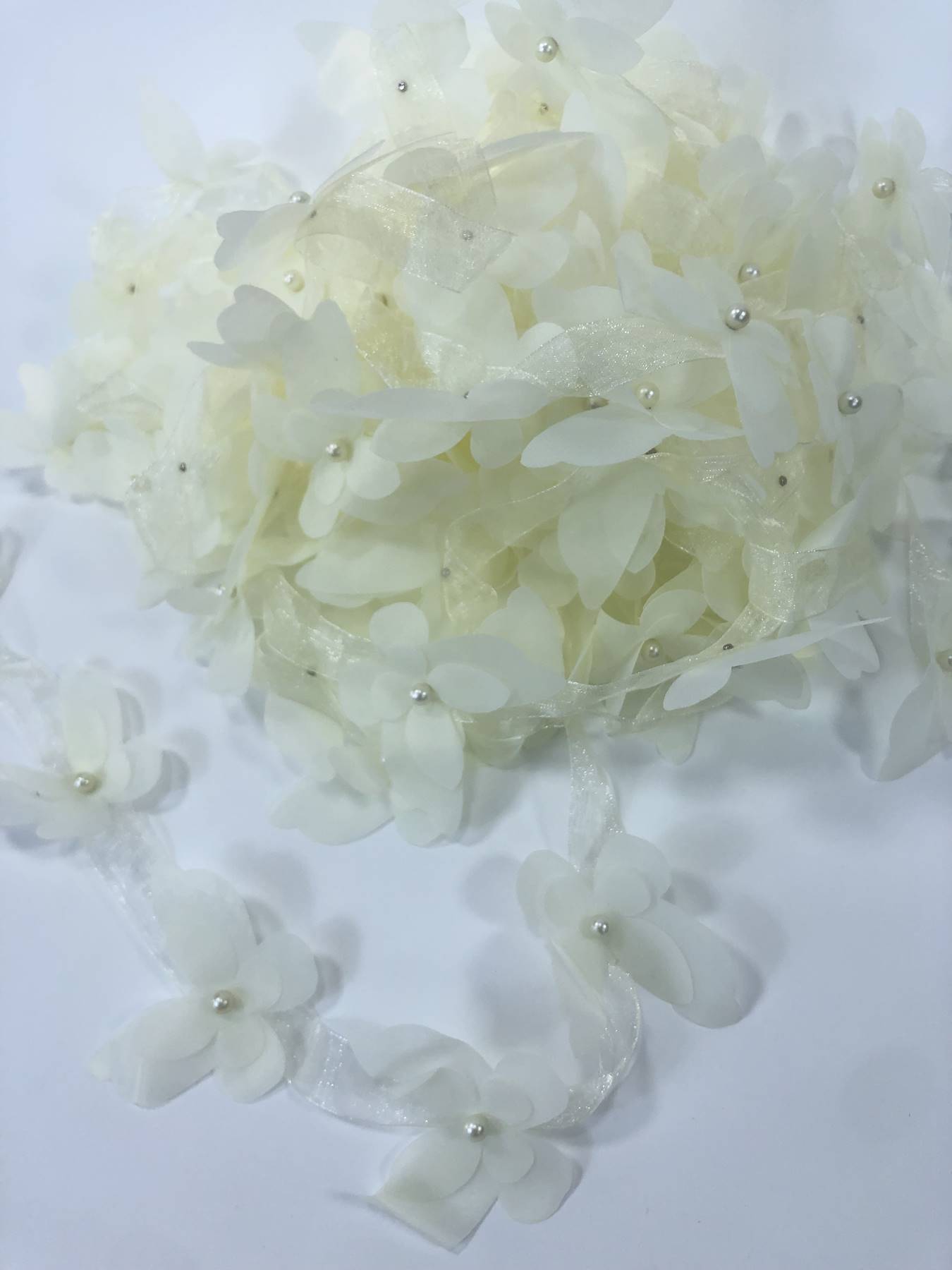 Krem Renk Lazer Kesim Kelebek Şerit-LKT-1103